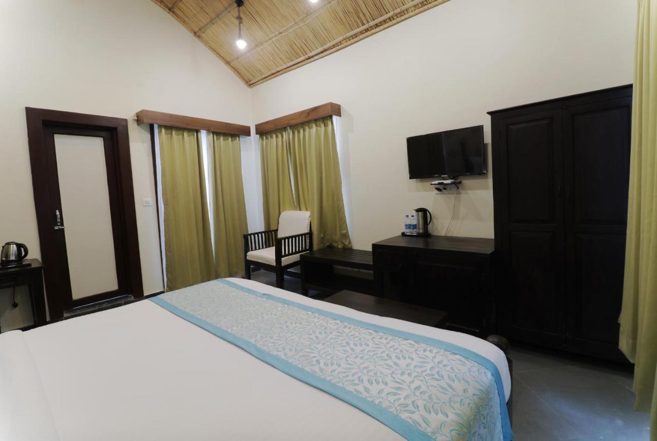 Keshav Resort Udaipur Exteriör bild