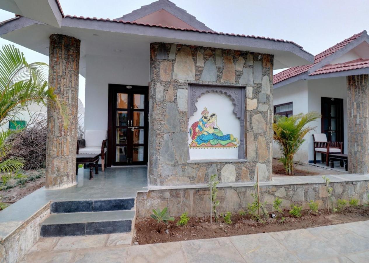 Keshav Resort Udaipur Exteriör bild