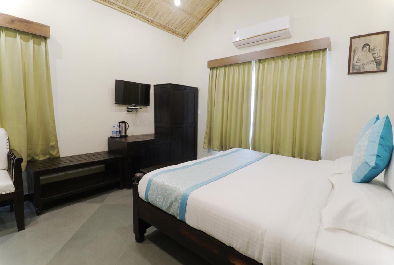 Keshav Resort Udaipur Exteriör bild