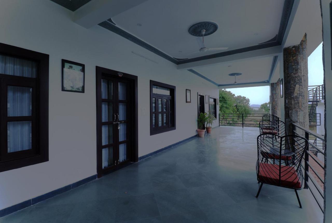 Keshav Resort Udaipur Exteriör bild