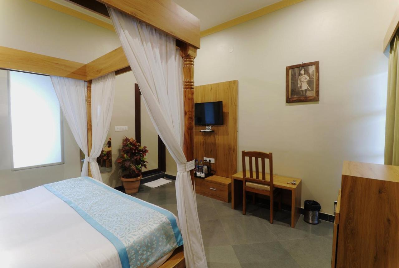 Keshav Resort Udaipur Exteriör bild