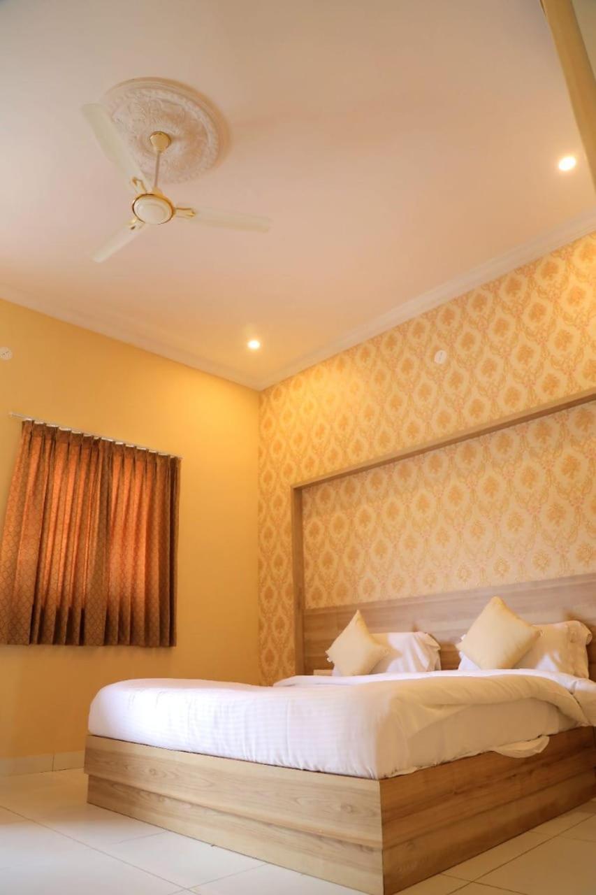 Keshav Resort Udaipur Exteriör bild