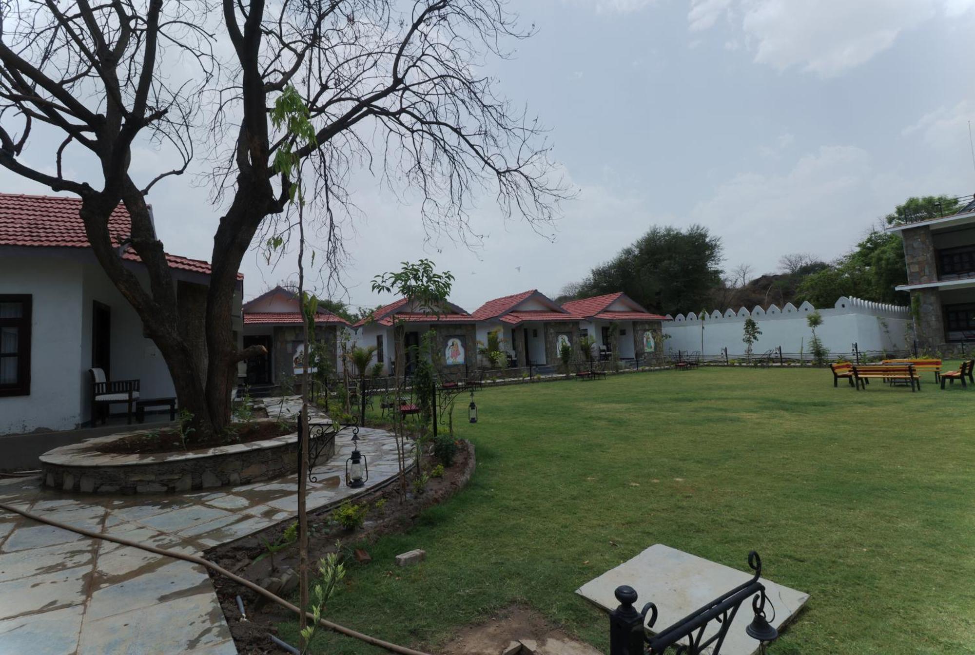 Keshav Resort Udaipur Exteriör bild